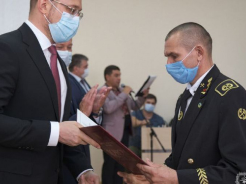 Депутат от «Слуги Народа» добился награждения 30 шахтеров к профессиональному празднику