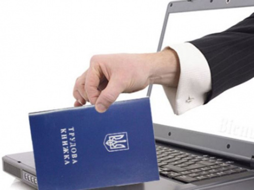 В Украине ввели электронные трудовые книжки и автоматическое назначение пенсий