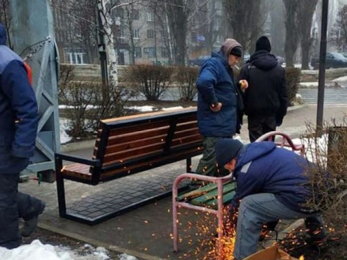 В Авдіївці комунальники продовжують оновлювати міста відпочинку городян (ФОТОФАКТ)