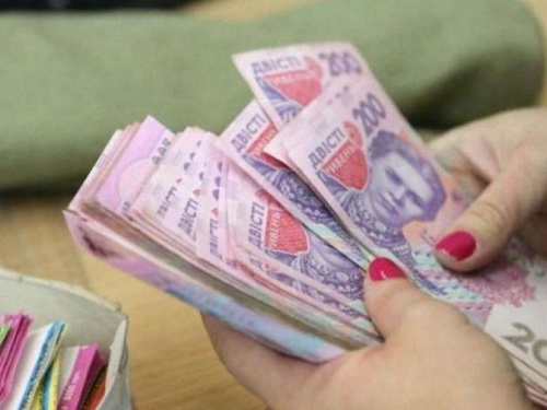 В Минфине рассказали о зарплатах медикам и учителям