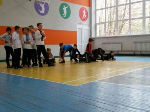 Школьников Авдеевки охватили казацкие развлечения