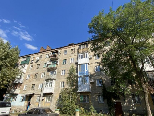 Завдяки гранту від Метінвеста ініціативні мешканці будинку №5 на проспекті Центральному врятують свій під’їзд від нашестя плісняви