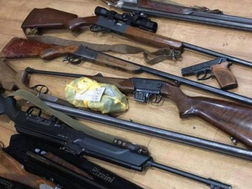 Жители Донецкой области по доброй воле сдали в полицию 173 единицы оружия