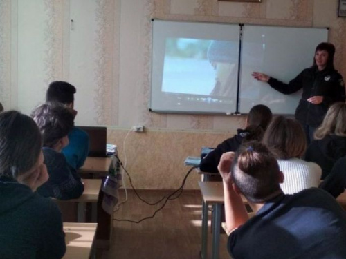 В Авдеевке правоохранители поговорили со школьниками о буллинге (ФОТО)
