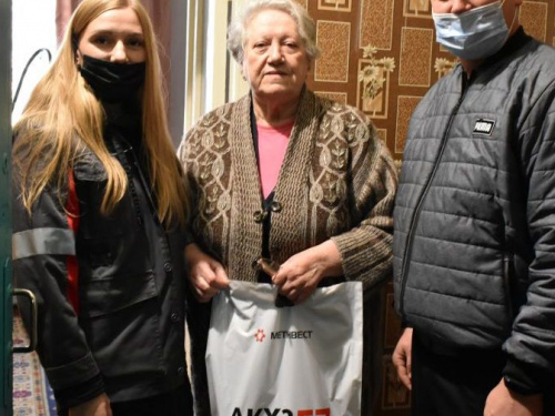 В золотую пору к серебряному возрасту: молодежка АКХЗ навестила ветеранов предприятия