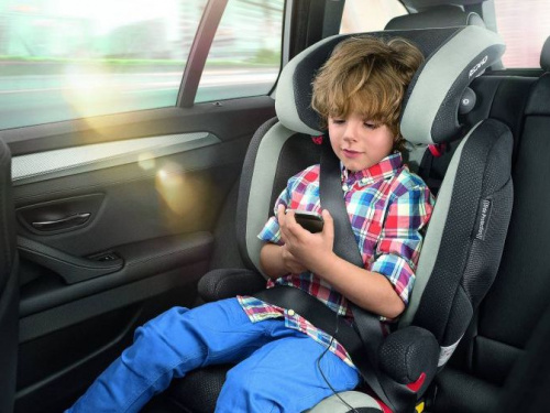 Ребенок в автомобиле без автокресла: водителям напомнили суммы штрафов