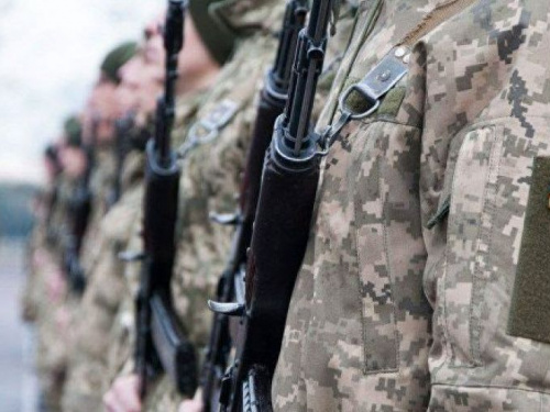 Под Авдеевкой ранен военный