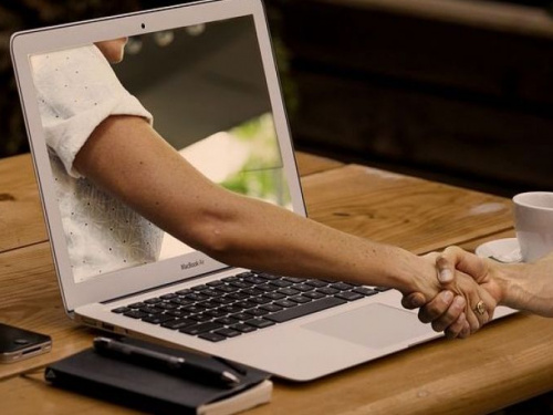 Авдеевская ВГА просит жителей города обращаться к ее сотрудникам удаленно