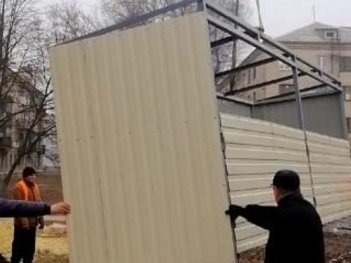 В Авдіївці роботи по облаштуванню нових сміттєвих точок вийшли на фінішну пряму