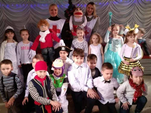 В Авдеевке школьникам устроили современный и весёлый праздник (ФОТО)