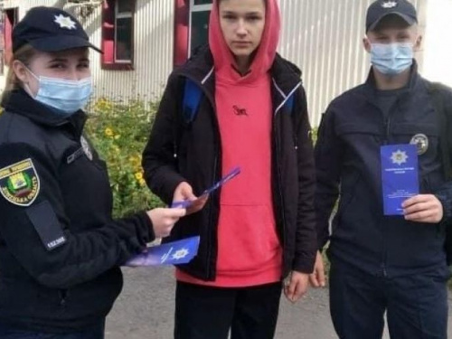 Авдіївські поліцейські розповіли містянам як захистити себе від крадіжок у громадських місцях