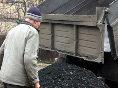 АКХЗ помогает своим ветеранам согревать дома в холода