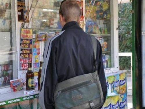 Авдеевские правоохранители задокументировали факт продажи алкоголя несовершеннолетним