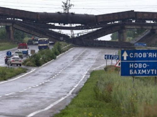 На трассе Славянск-Донецк-Мариуполь перекрывают движение
