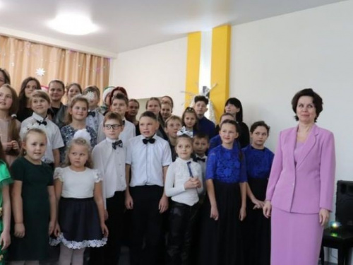 В оновленій концертній залі музичної школи пройшли два фестивалі дитячої творчості