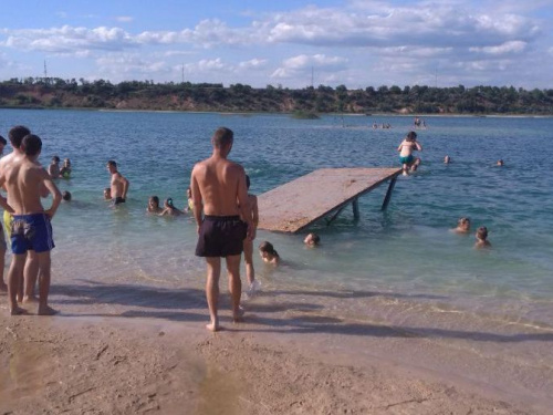 На авдеевских "Мальдивах" открыли пляжный сезон (ФОТО)