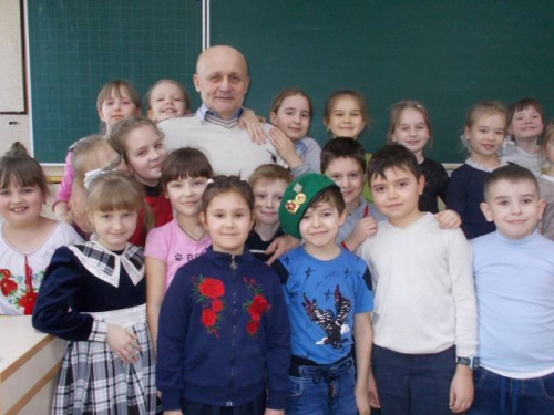 Учні Авдіївки зустрілись із учасником бойових дій на території Афганістану (ФОТО)