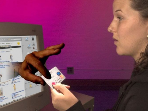 Жительница Авдеевки попала в ловушку мошенника