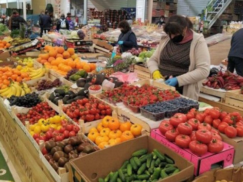Яйца по 40 гривен, яблоки - по 60. Почему в Украине снова дорожает еда и как вырастут ценники