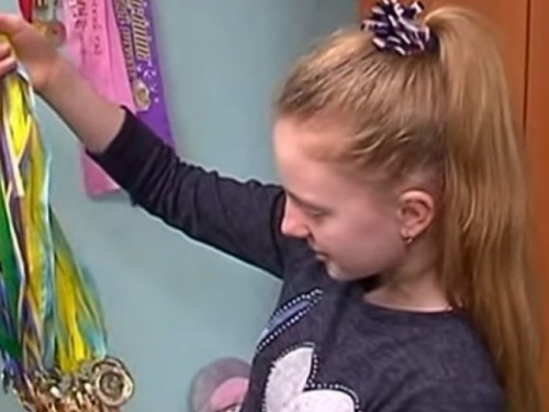 Николь из Авдеевки помогли ненадолго забыть о войне