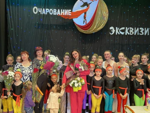 Во Дворце культуры АКХЗ состоялся отчетный концерт, посвящённый 25-летию коллективов «Эксквизит» и «Очарование»