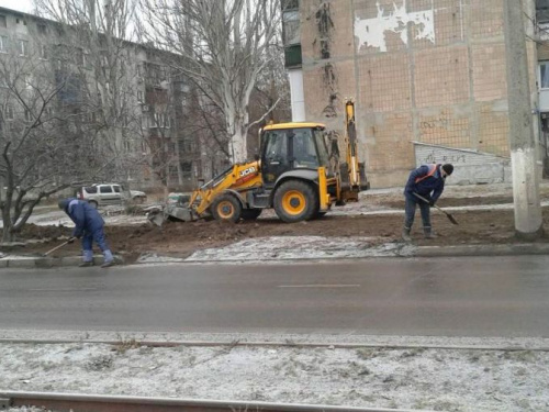 Коммунальщики Авдеевки провели традиционный "Чистый четверг"