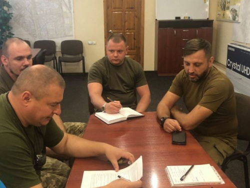 "Симики" доставили гуманитарную помощь в Авдеевку