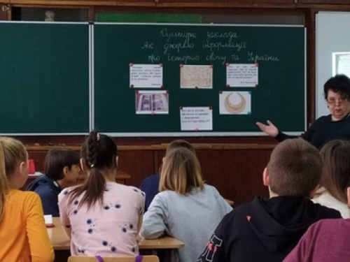 Детей Авдеевки ознакомили с источниками изучения древней истории (ФОТО)