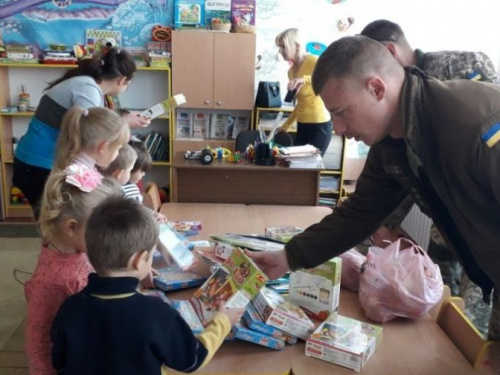 Авдеевские «симики» оказали разнообразную помощь военным и гражданским (ФОТО)