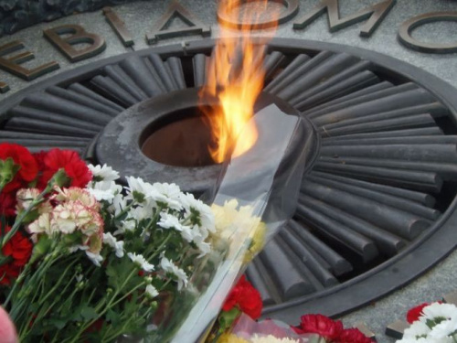 В Авдіївці приспустять прапори та обмежать проведення розважальних заходів