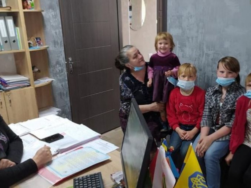 В Авдіївці спеціалісти служби у справах дітей провели роз’яснювальну роботу з опікунами, піклувальниками та прийомними батьками