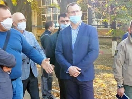 Делегация Литовской Республики в Украине посетила опорную школу в Авдеевке