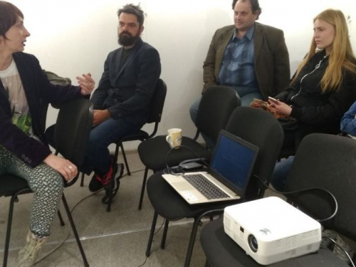 Война как проекция женского сознания: в Авдеевке показали фильм-перформанс “Красавицыичудовище” (ФОТО)