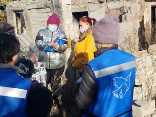 В Авдеевка продолжают обследовать разрушенное в результате обстрелов жилье