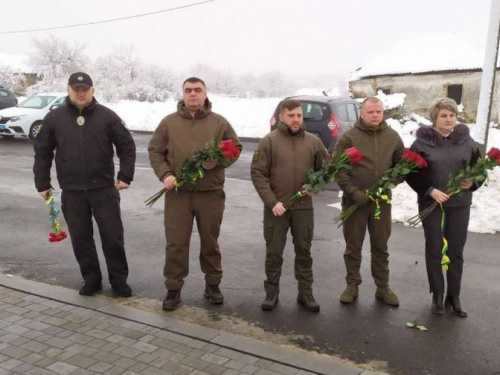 В Авдіївці вшанували пам’ять воїнів, які поклали своє життя за незалежність та цілісність держави
