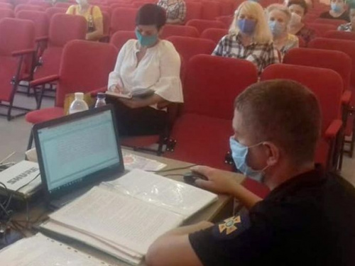 Авдеевским педагогам напомнили правила пожарной безопасности