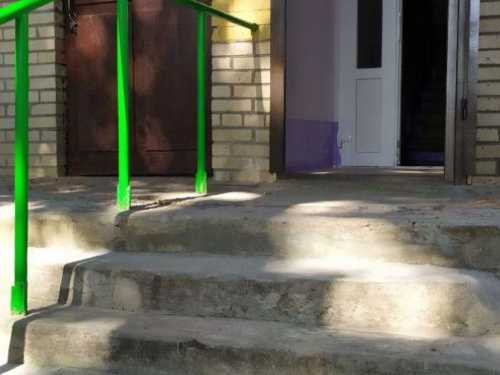 При поддержке АКХЗ ещё один подъезд в Авдеевке стал краше (ФОТО+ВИДЕО)