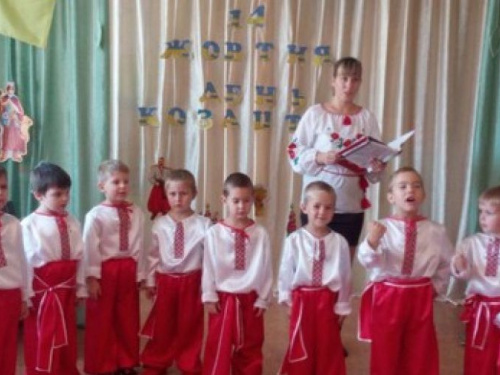 В детсадах Авдеевки говорили о козачестве (ФОТО)