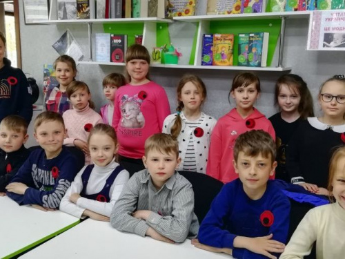 Бібліотекарі Авдіївки провели майстер-класи з виготовлення маків