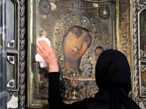 В храмах снова могут ввести ограничения на количество людей