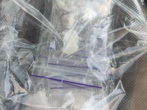 Жителю Авдеевки прислали наркотики в посылке