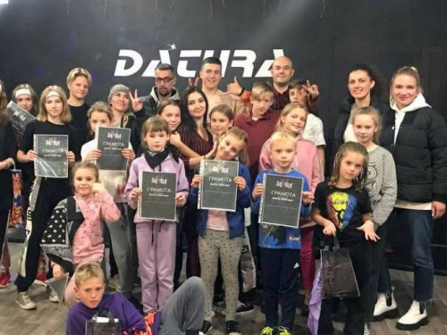 Авдеевские танцоры из «Датуры» выяснили в батлах, кто из них круче