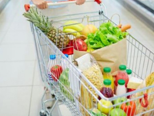 Врачи выяснили, какими продуктами проще всего отравиться в жару
