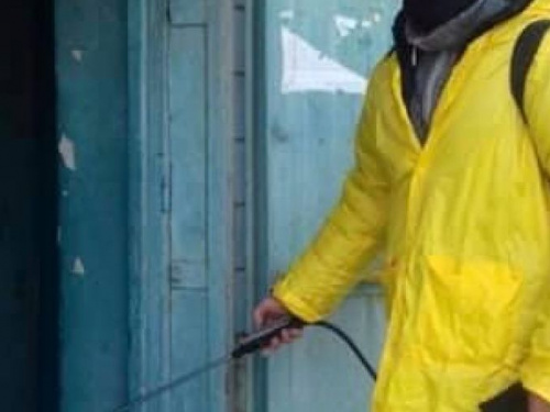 В Авдеевке продолжается дезинфекция подъездов и административных зданий
