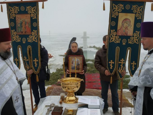 Прифронтовая Авдеевка празднует Крещение (ФОТОРЕПОРТАЖ)