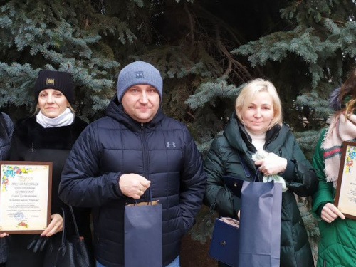 В Авдіївці визначили найкращу новорічну вітрину. ФОТОФАКТ