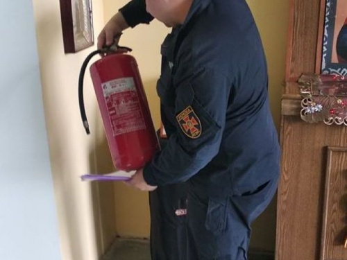 Авдеевские спасатели проверяют храмы