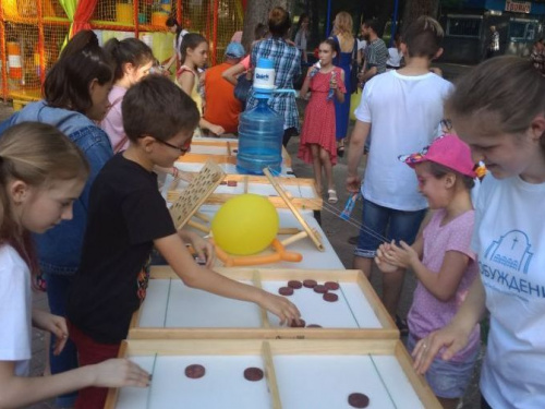 В Авдеевке детям подарили праздник (ФОТО)