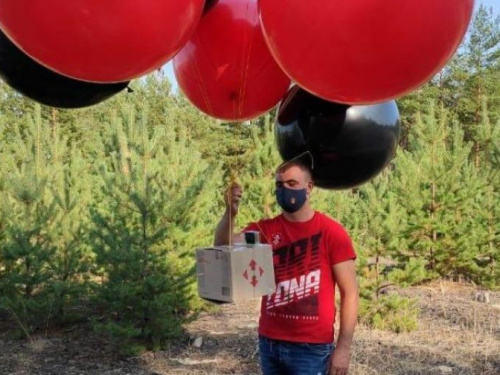 Волонтеры отправили в оккупированный Донбасса патриотические листовки