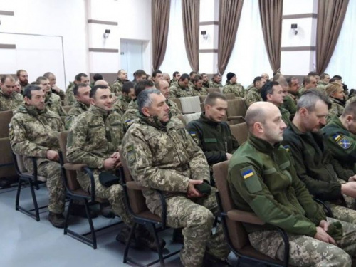 В Авдіївці військових вітали концертом (ФОТО)